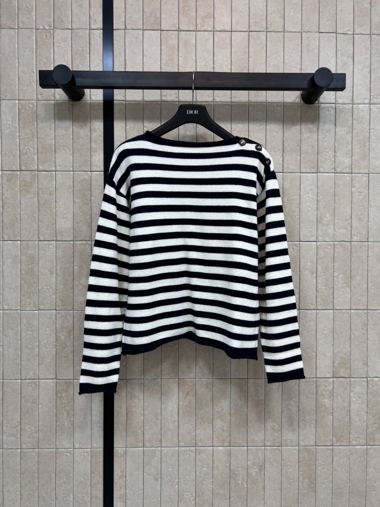 Кофта жіноча