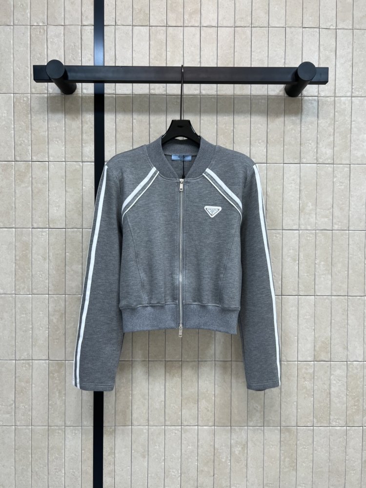 Кофта жіноча