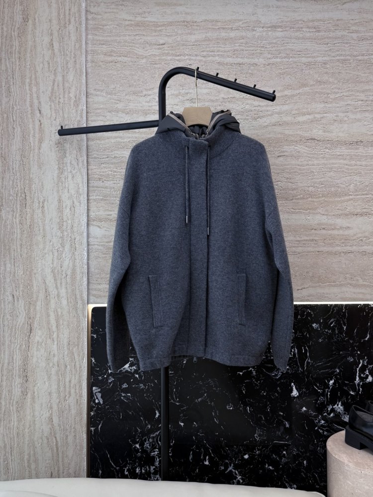 Кофта жіноча