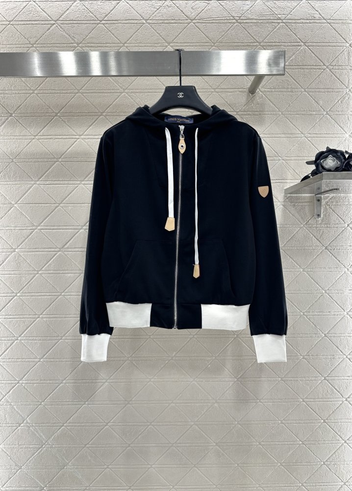 Кофта жіноча