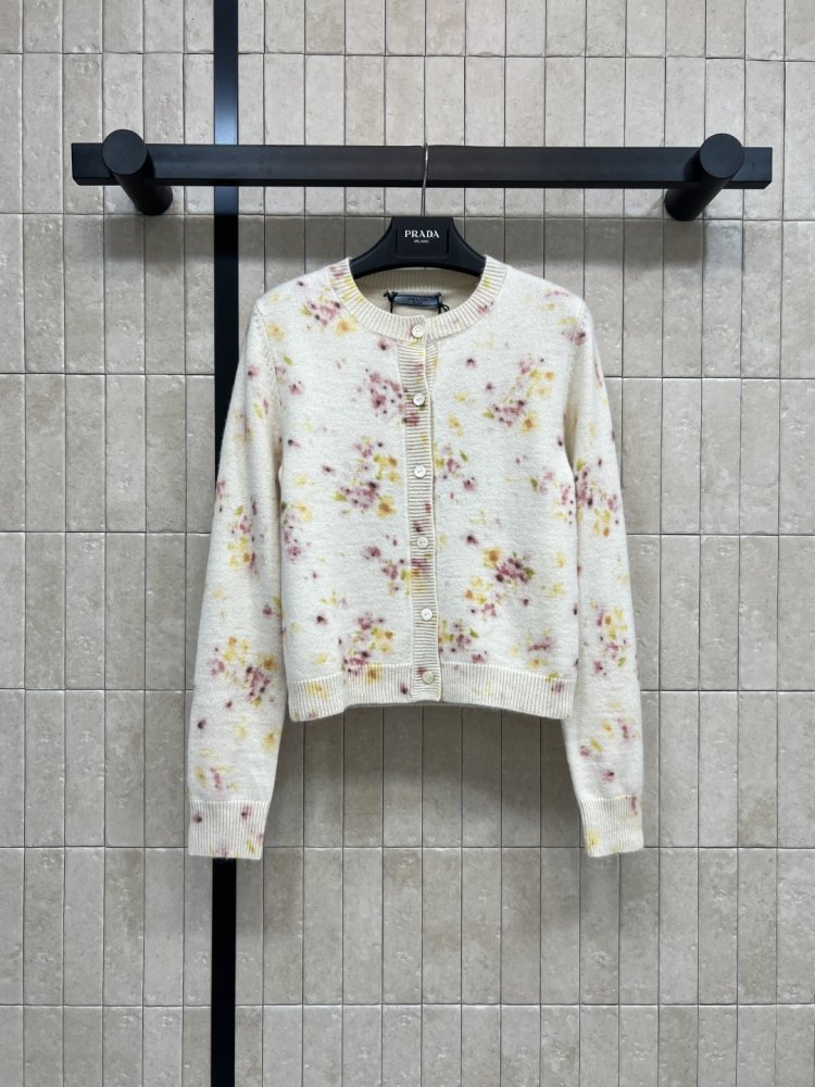 Кофта жіноча