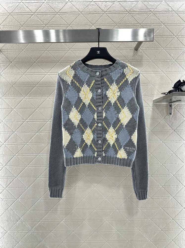 Кофта жіноча