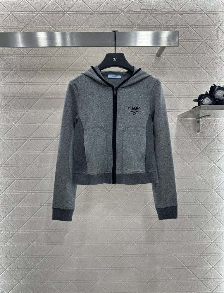 Кофта жіноча