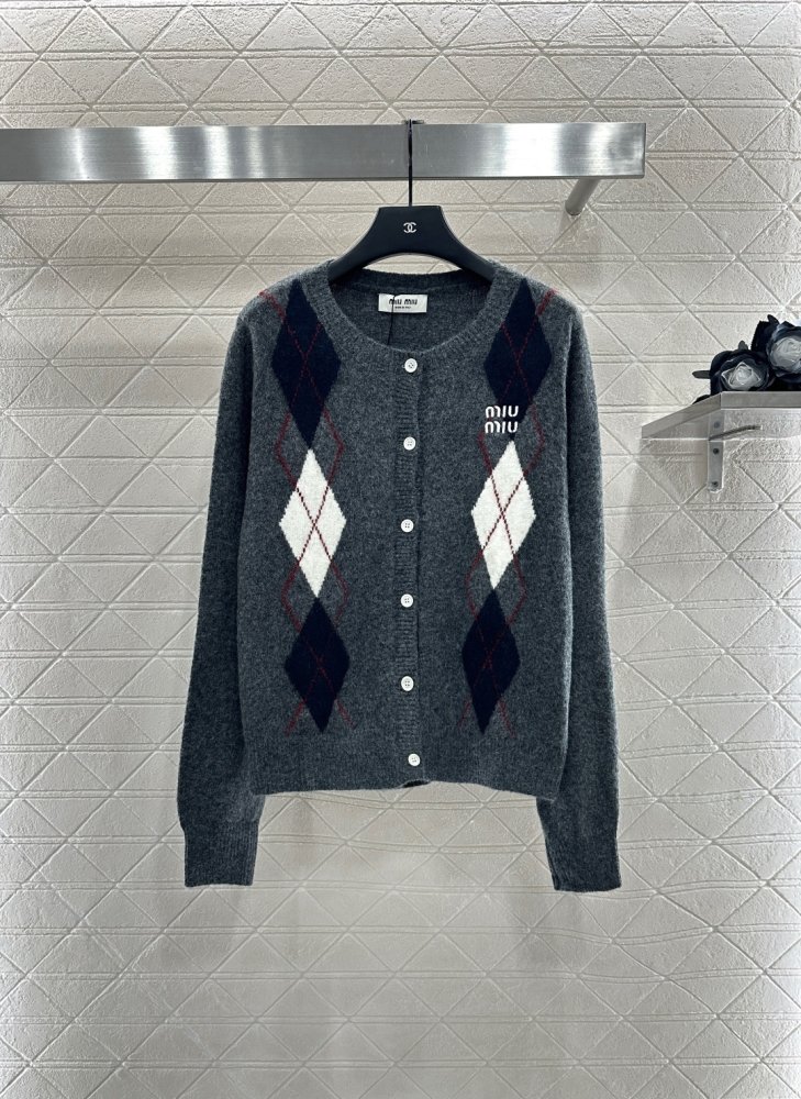 Кофта жіноча