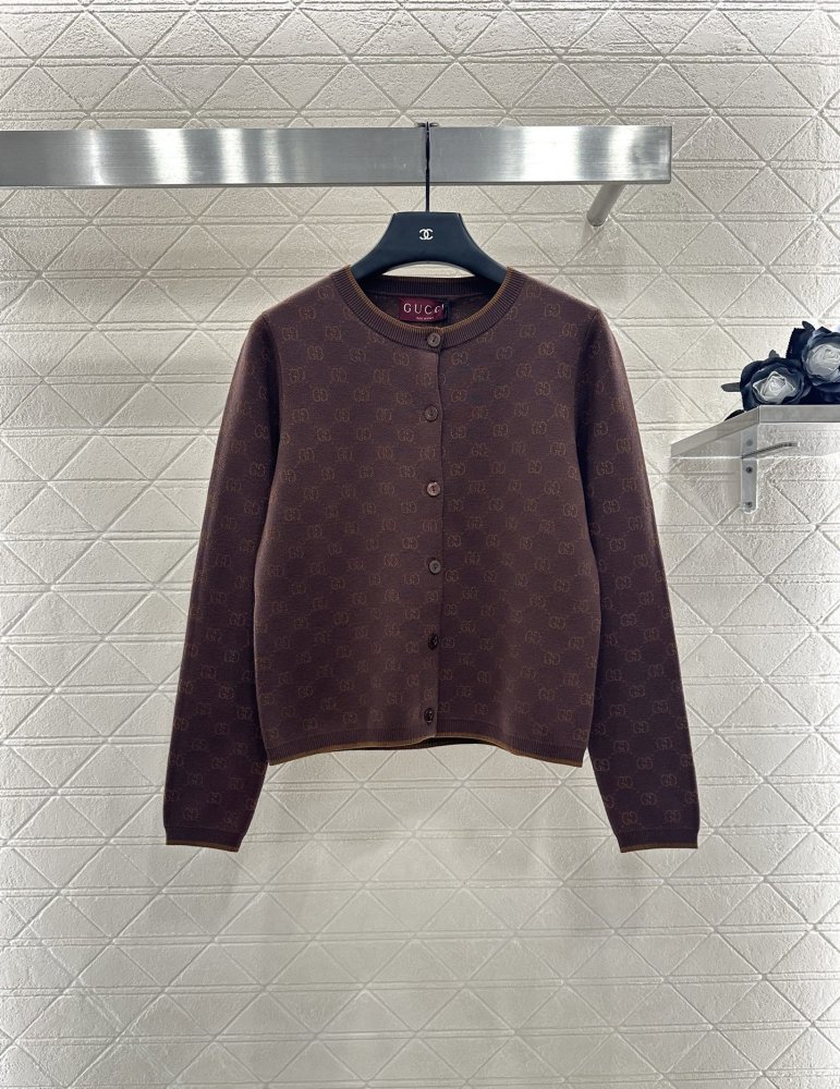 Кофта жіноча