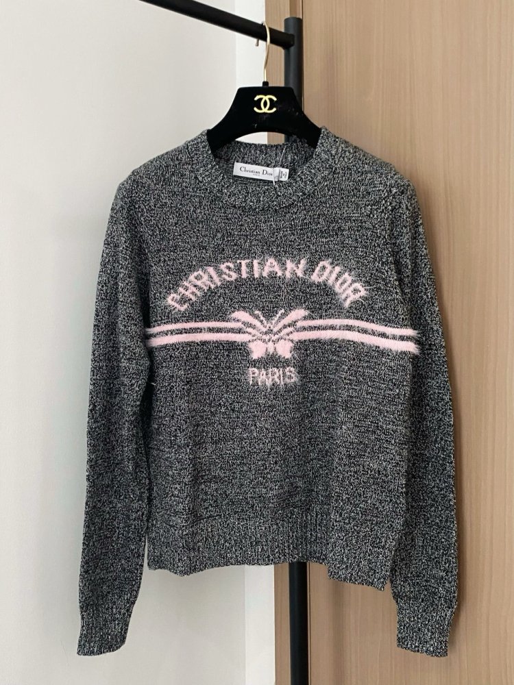 Кофта жіноча