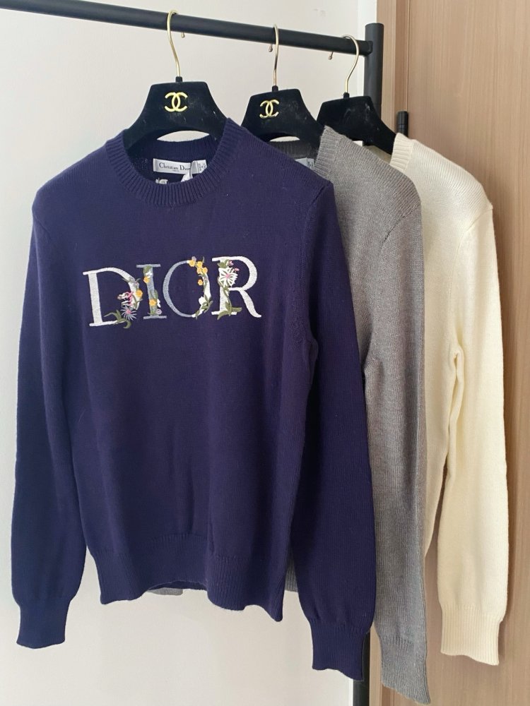 Кофта жіноча