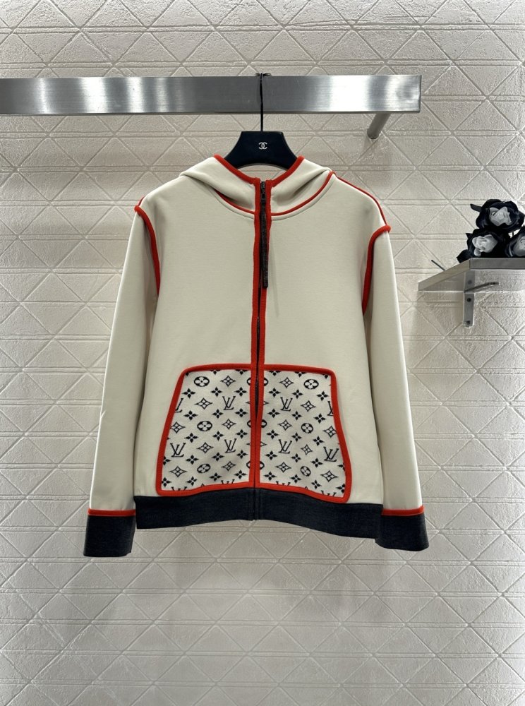 Кофта жіноча