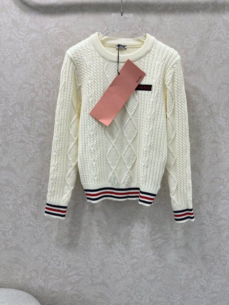 Кофта жіноча