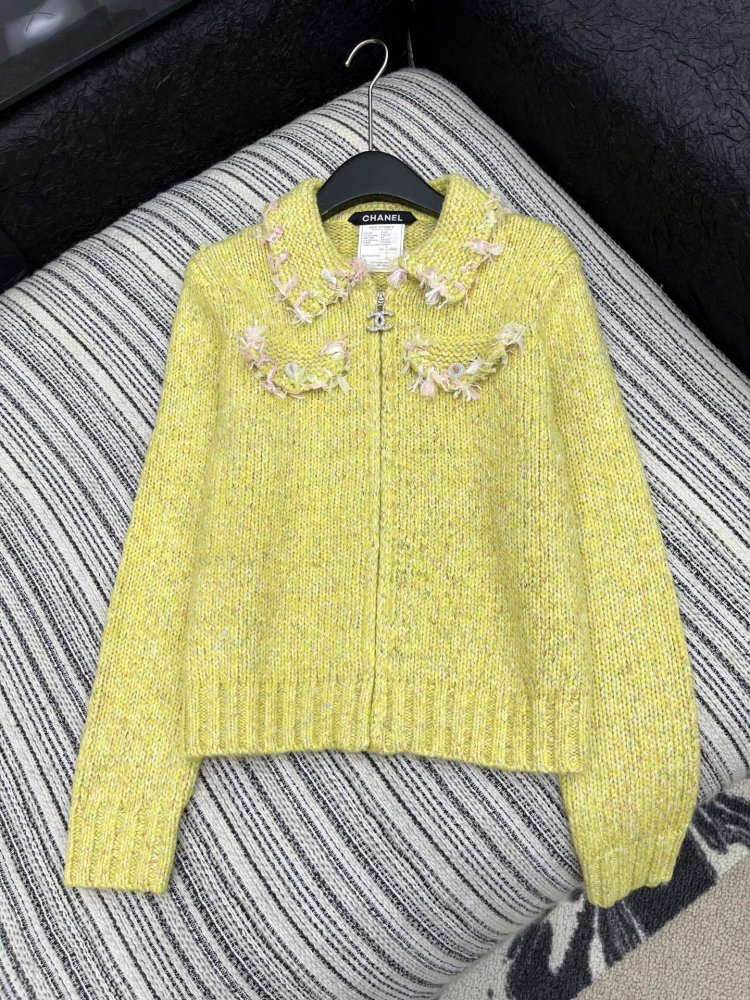 Кофта жіноча