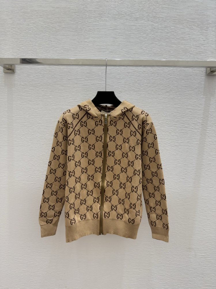 Кофта жіноча