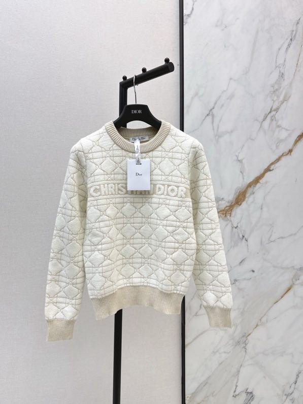 Кофта жіноча