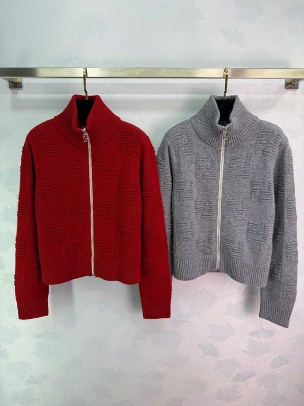 Кофта жіноча