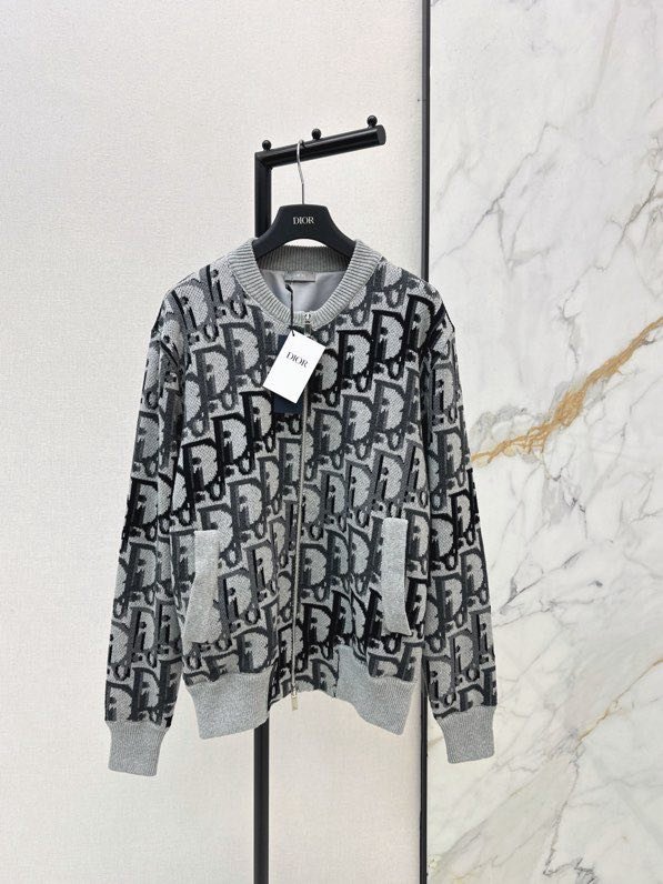 Кофта жіноча