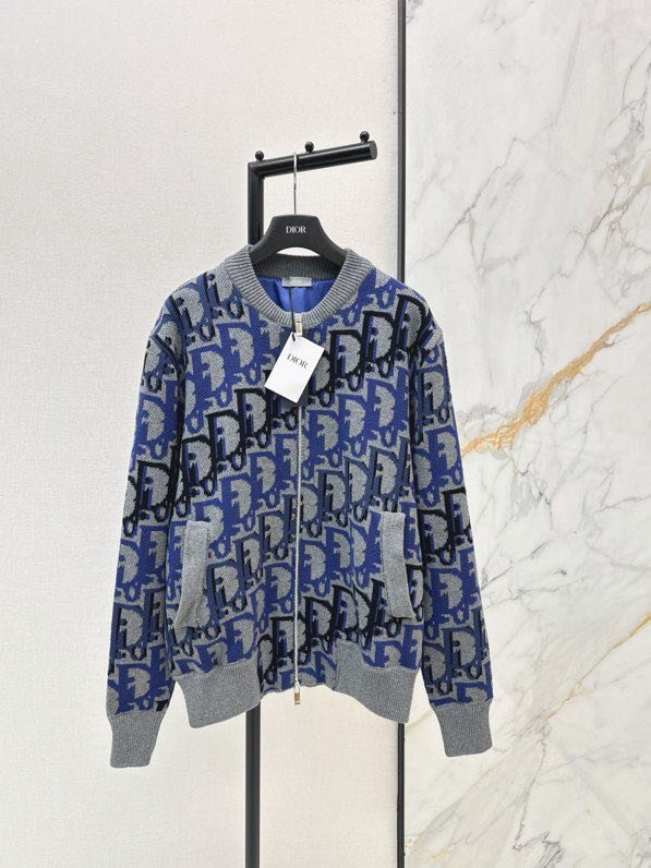 Кофта жіноча