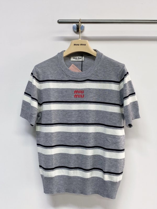 Кофта жіноча