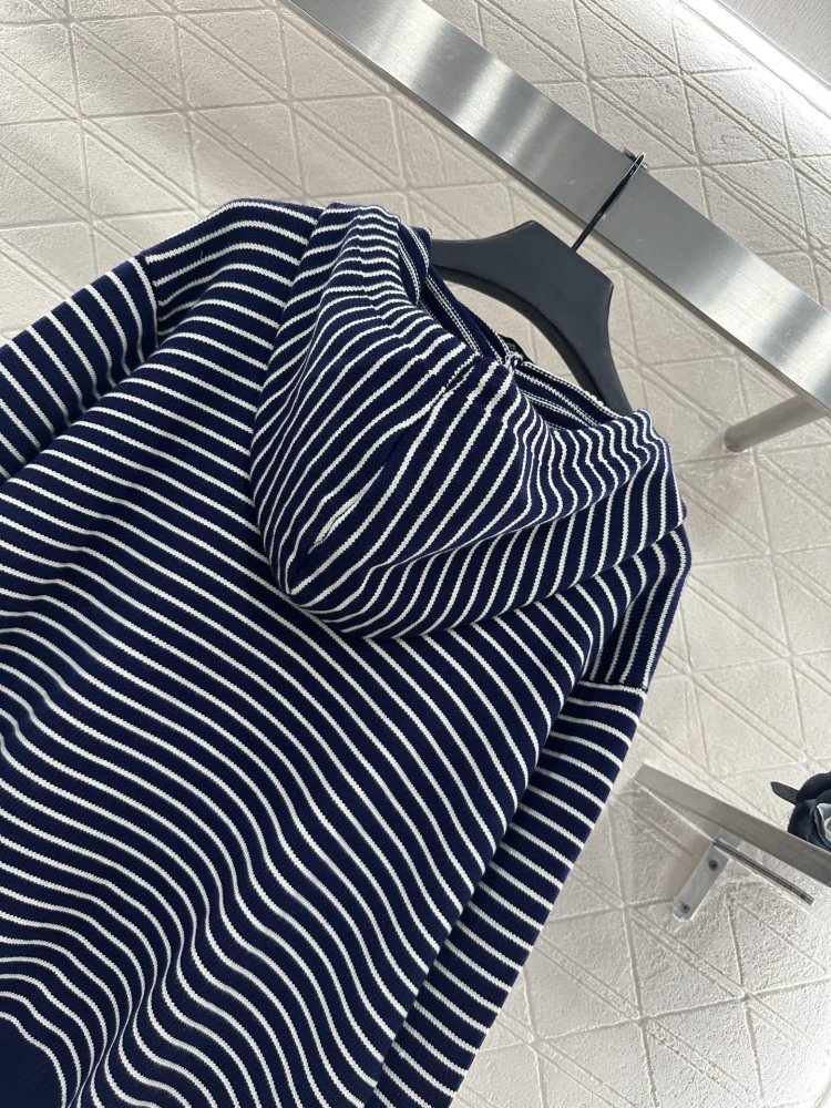 Кофта жіноча фото 4