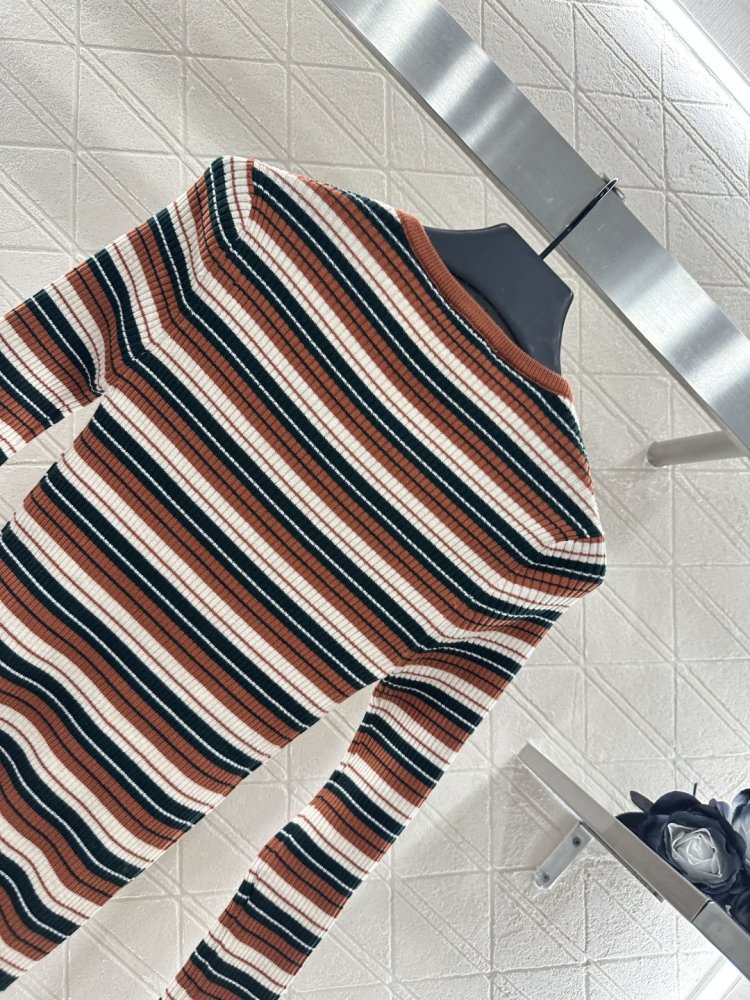 Кофта жіноча фото 4