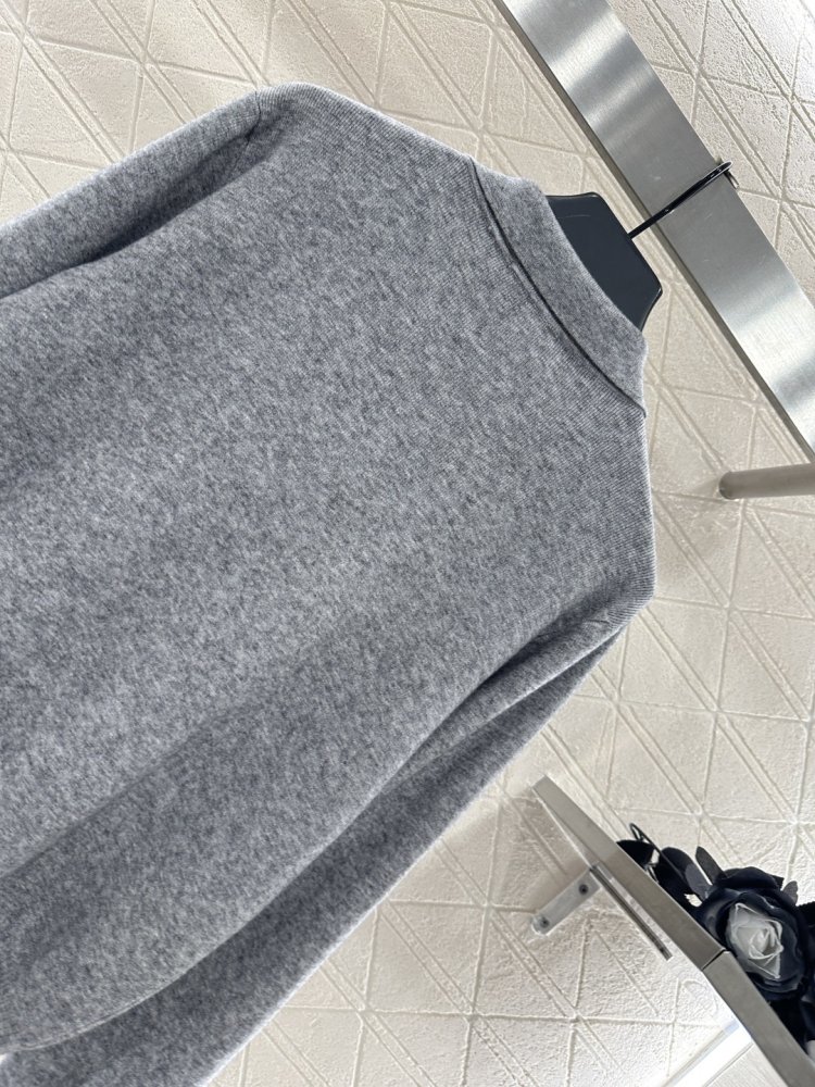 Кофта жіноча фото 4