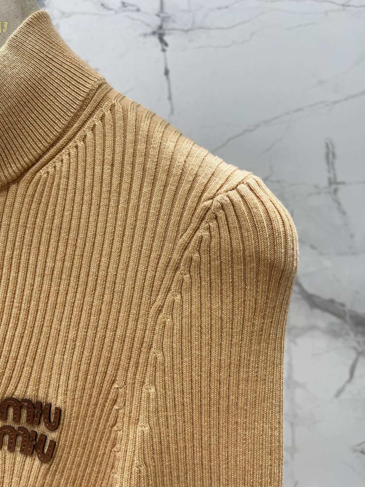 Кофта жіноча фото 4