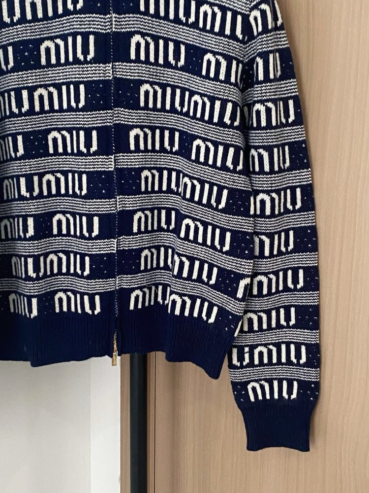 Кофта жіноча фото 5