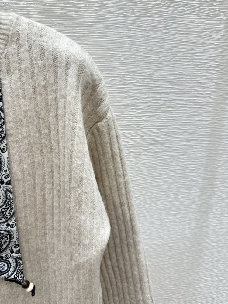 Кофта жіноча фото 7