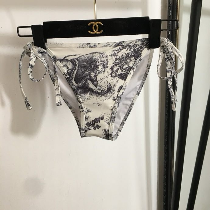 Комплект бикини из трех частей фото 2