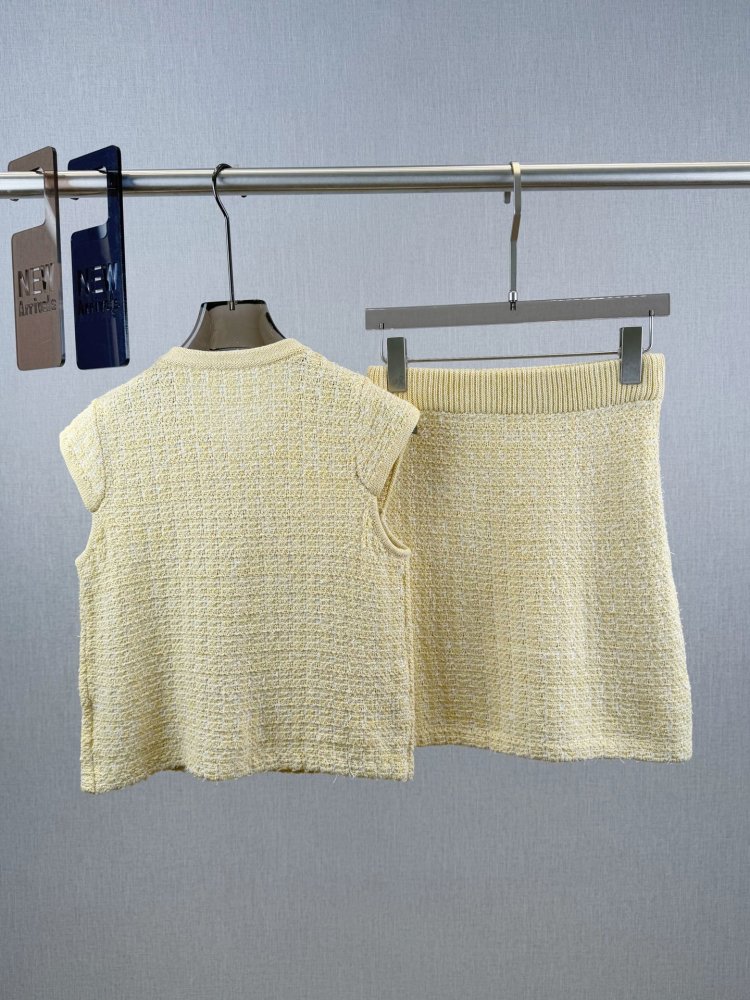 Комплект из кардигана и юбки без рукавов фото 2