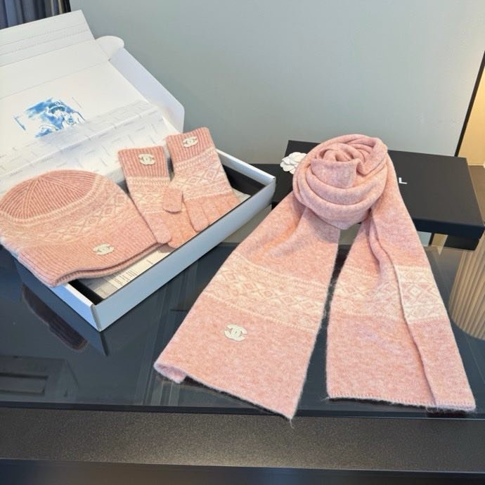 Set a cap, scarf and gloves фото 2