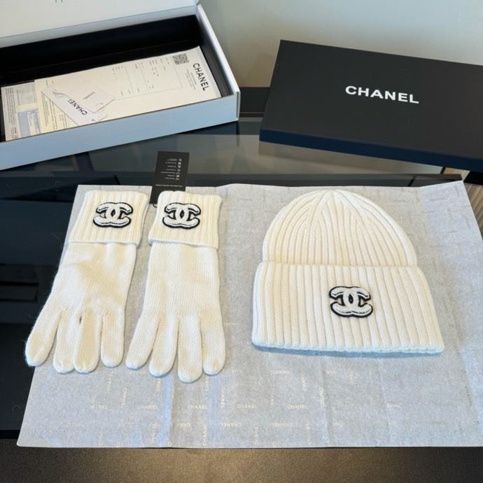 Комплект шапка, шарф і рукавички фото 3