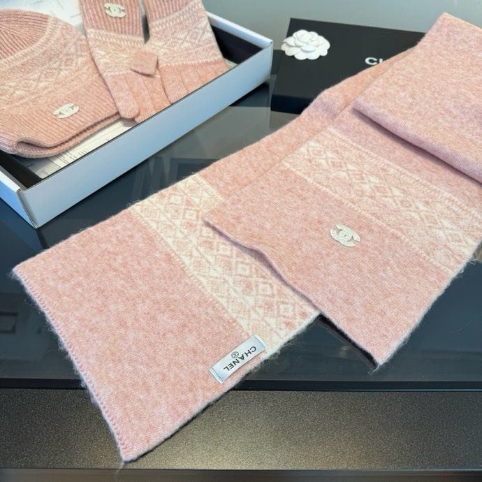 Set a cap, scarf and gloves фото 5