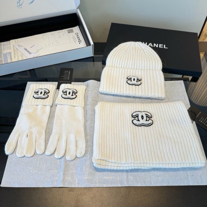 Комплект шапка, шарф і рукавички фото 7