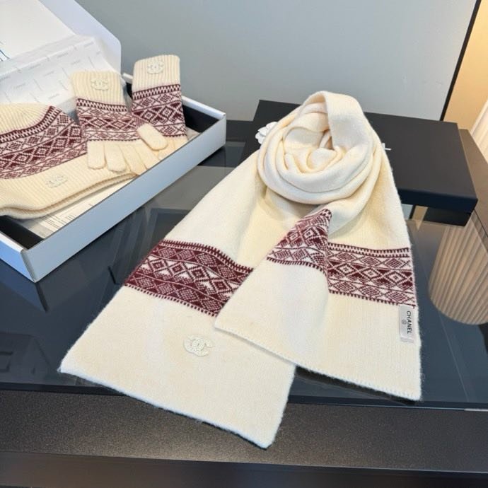 Комплект шапка, шарф і рукавички фото 7