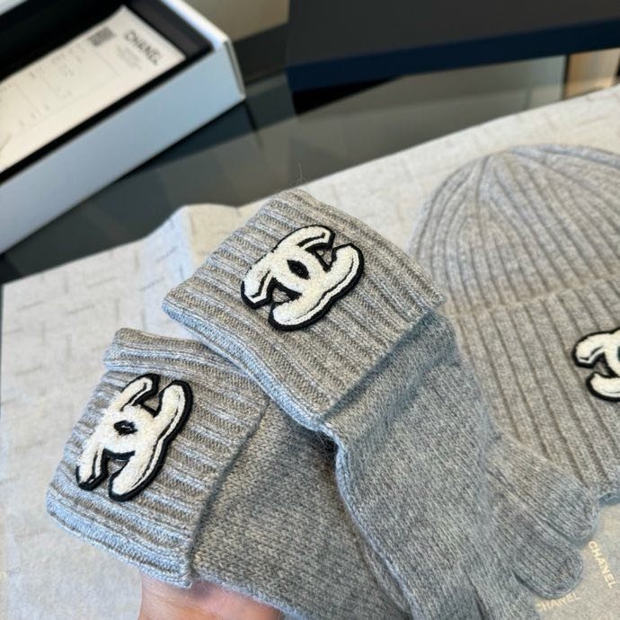 Set a cap, scarf and gloves фото 8