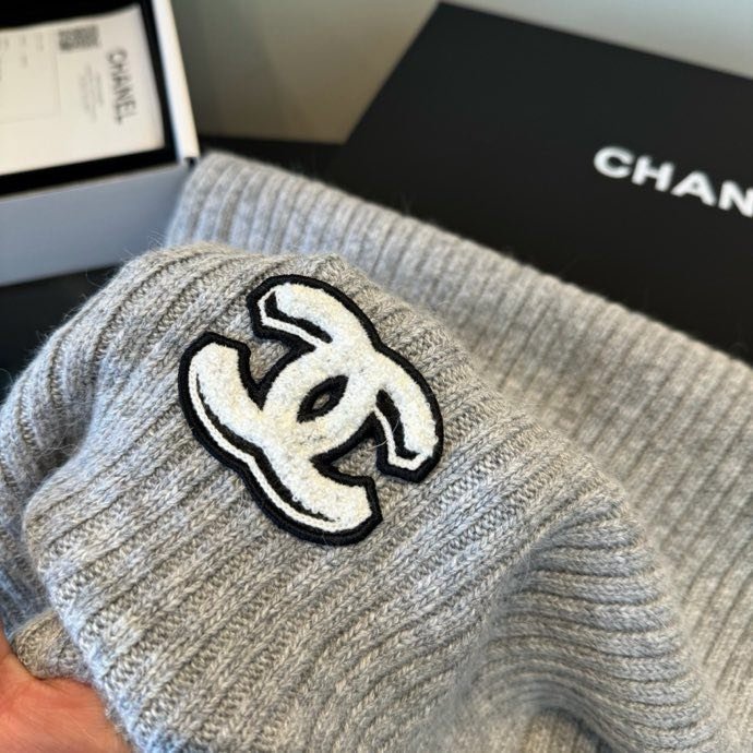 Set a cap, scarf and gloves фото 9