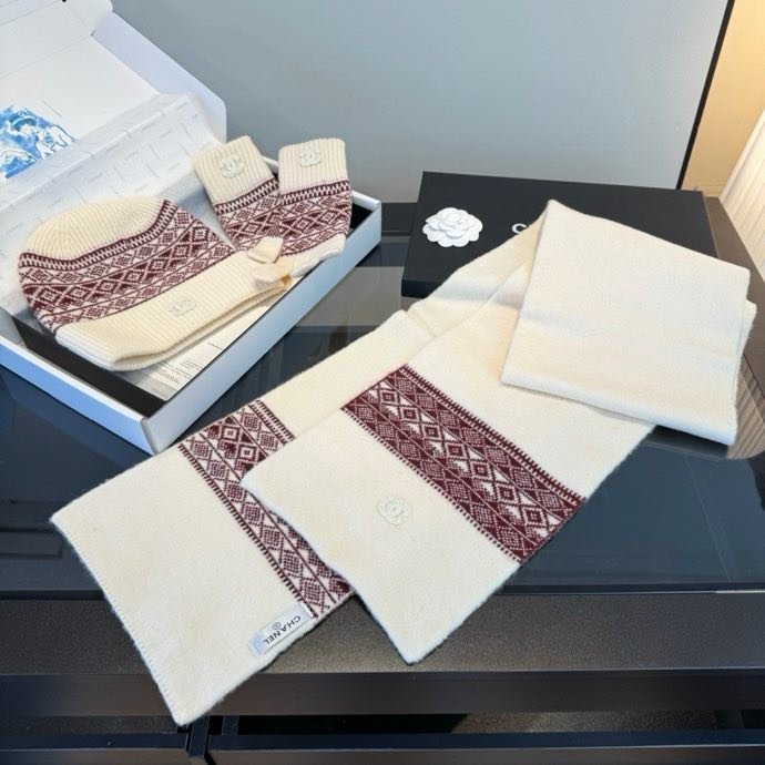 Комплект шапка, шарф і рукавички фото 9