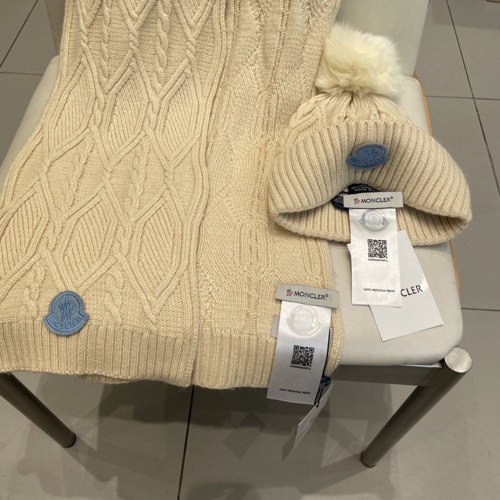 Комплект вовняні шапка і шарф фото 10