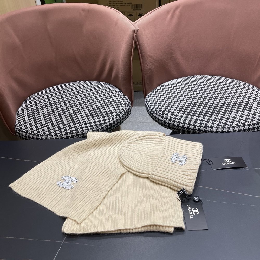 Комплект шерстяные шапка и шарф фото 11