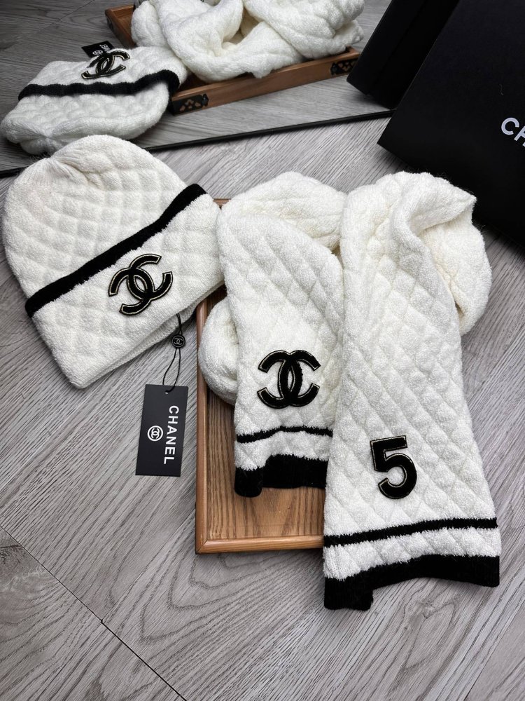 Комплект шерстяные шапка и шарф фото 17