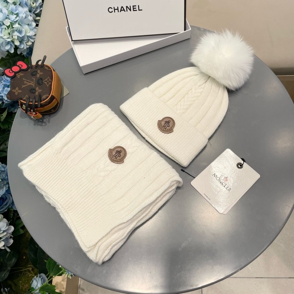 Комплект шерстяные шапка и шарф