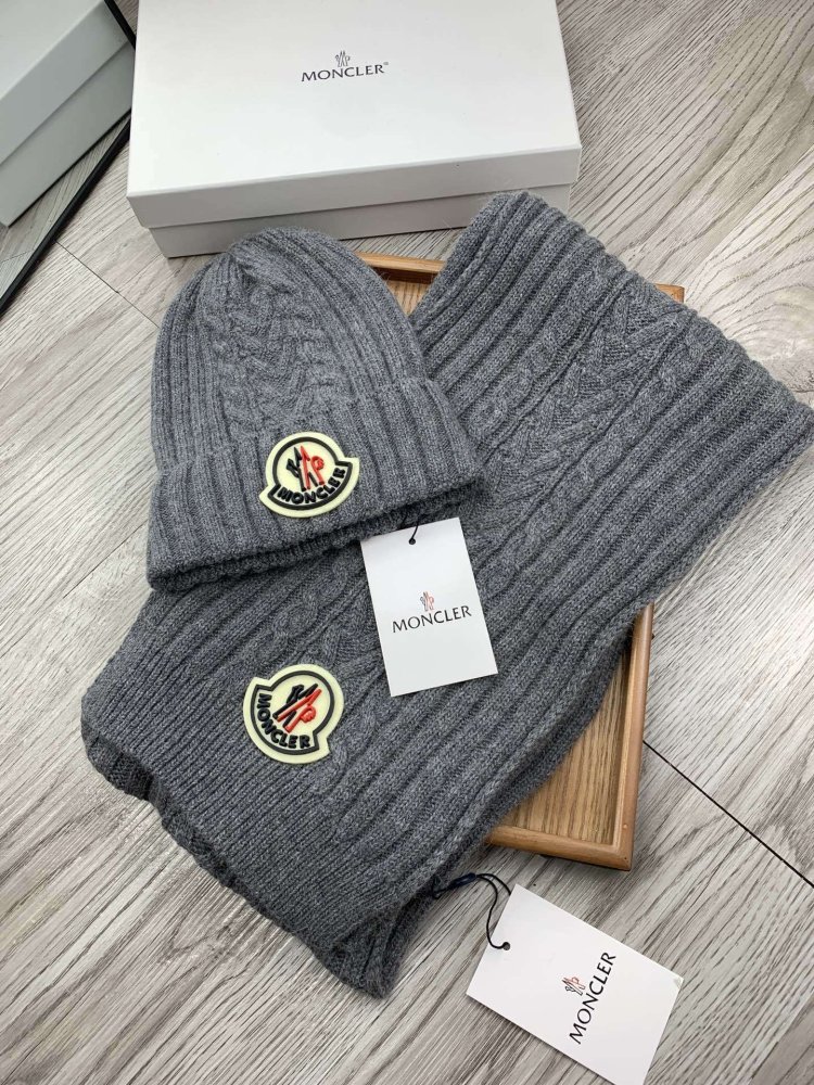 Комплект вовняні шапка і шарф