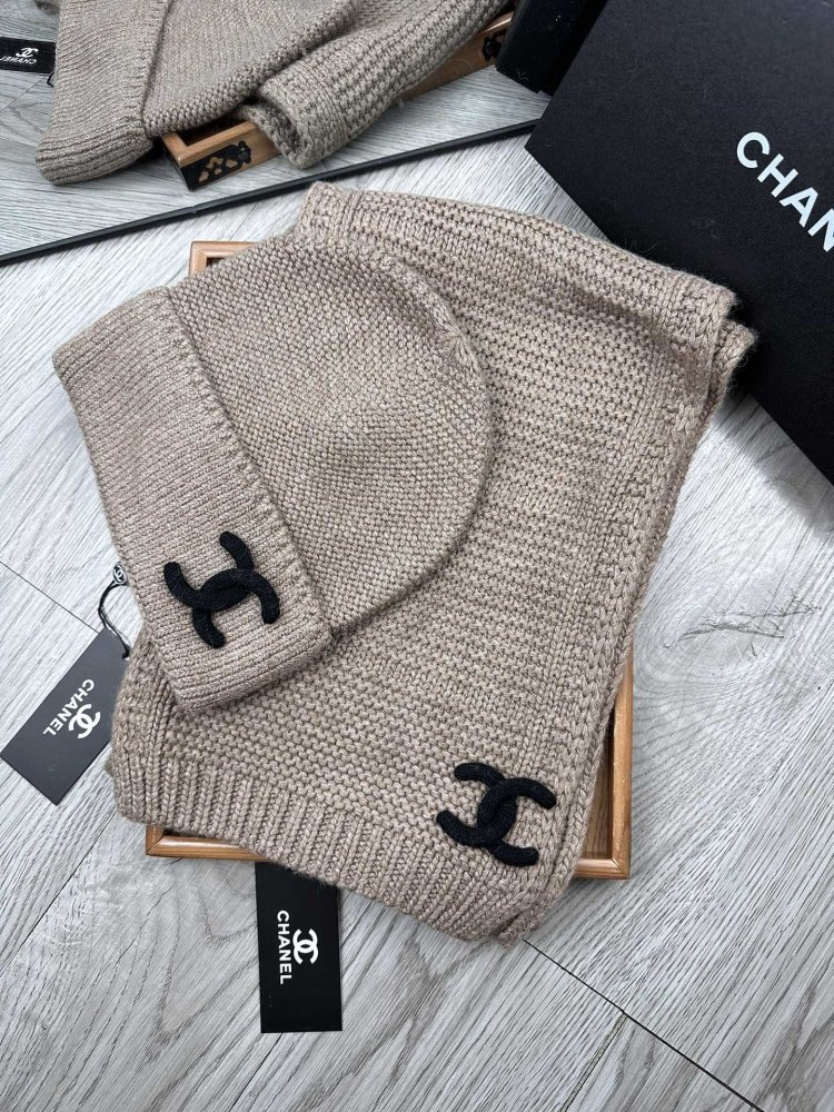 Комплект шерстяные шапка и шарф