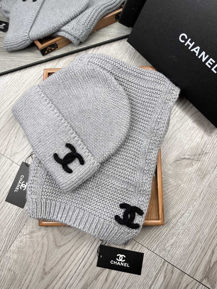 Комплект шерстяные шапка и шарф