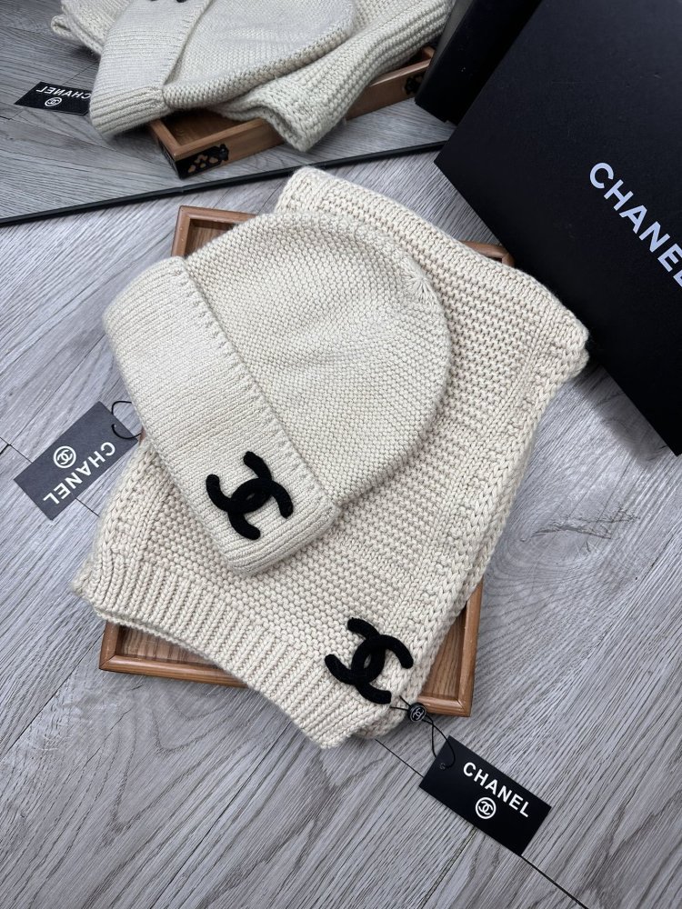 Комплект шерстяные шапка и шарф