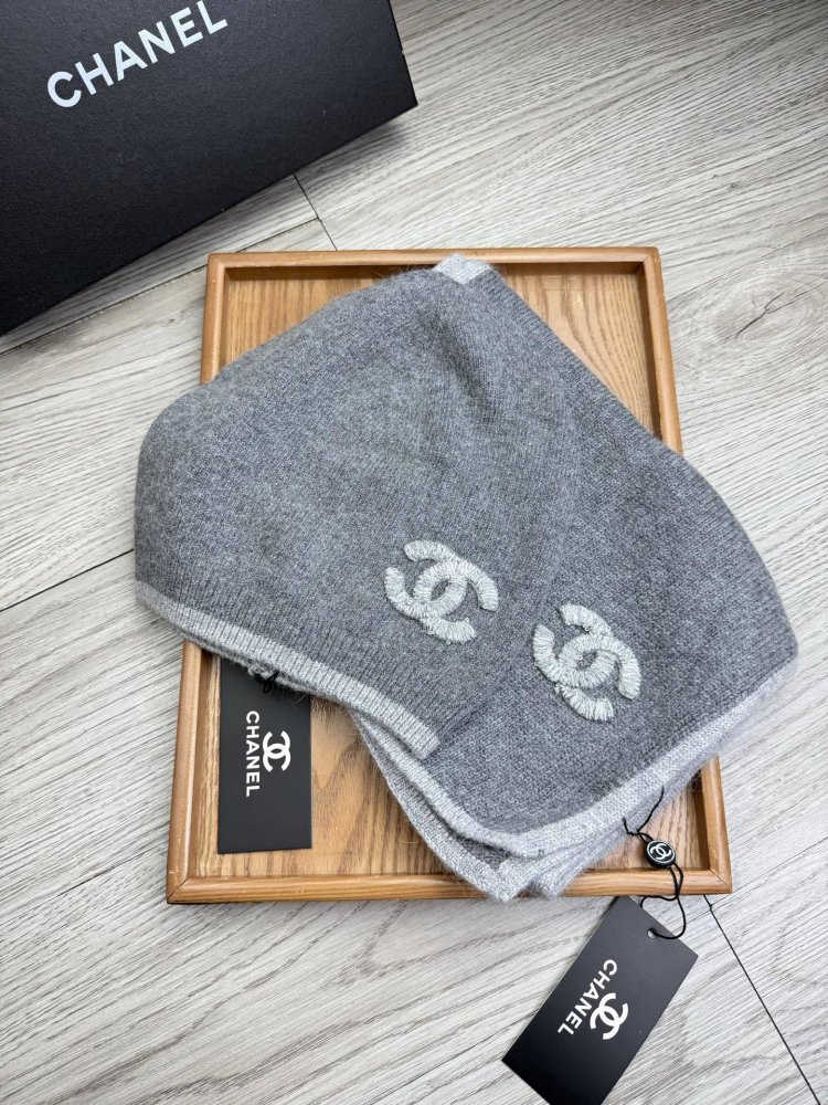 Комплект шерстяные шапка и шарф