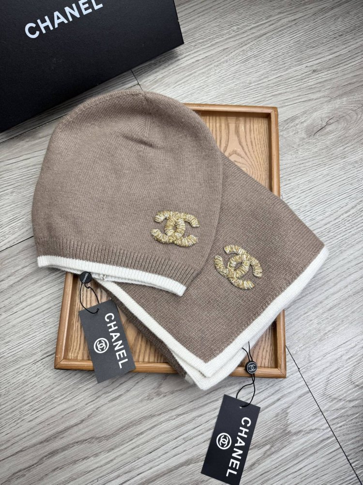 Комплект шерстяные шапка и шарф