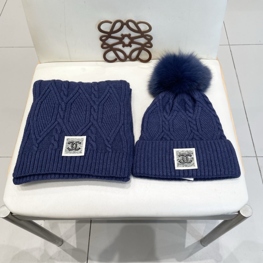 Комплект шерстяные шапка и шарф