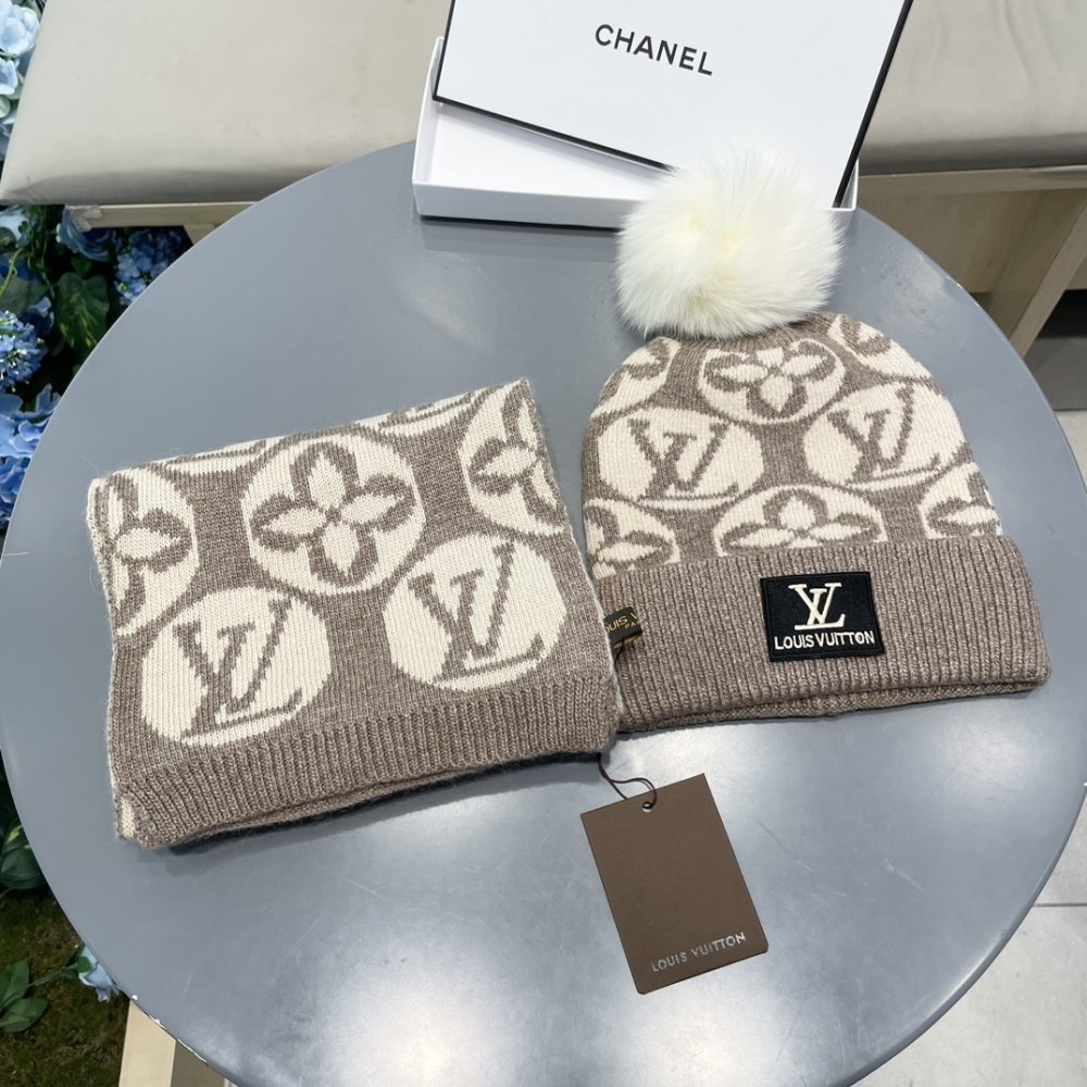 Комплект вовняні шапка і шарф