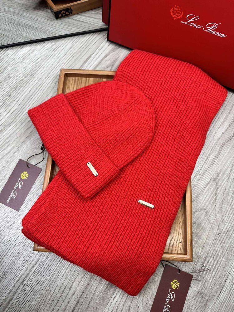 Комплект шерстяные шапка и шарф