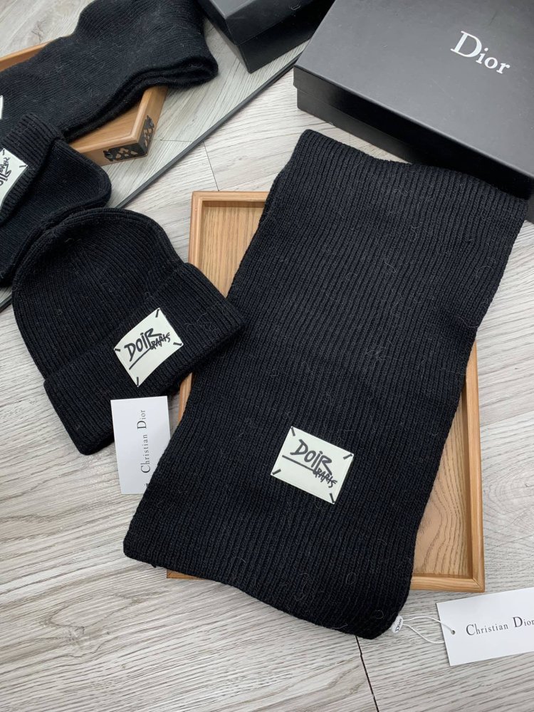 Комплект вовняні шапка і шарф